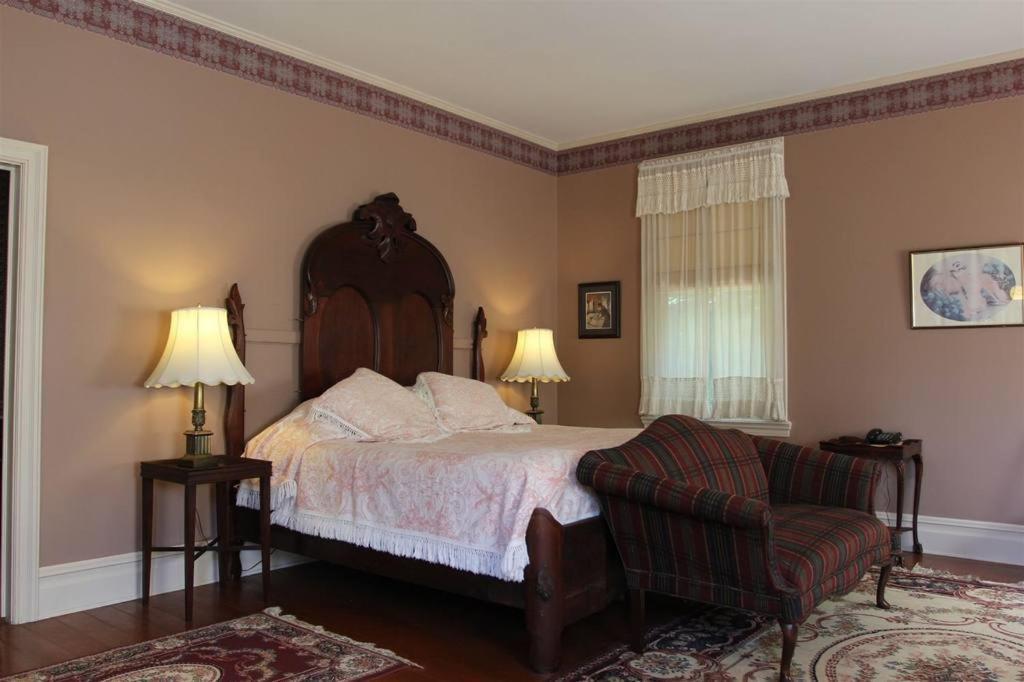 Corners Mansion Inn - A Bed And Breakfast Vicksburg Room photo