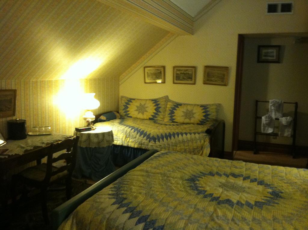 Corners Mansion Inn - A Bed And Breakfast Vicksburg Room photo